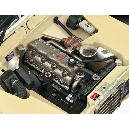 1:24 REVELL LAND ROVER SERIES III LWB (COMMERCIAL) Plastic Model Kit