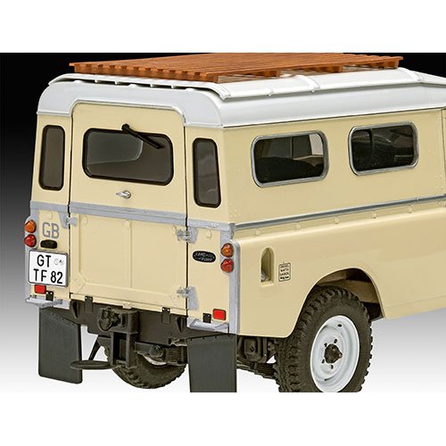 1:24 REVELL LAND ROVER SERIES III LWB (COMMERCIAL) Plastic Model Kit