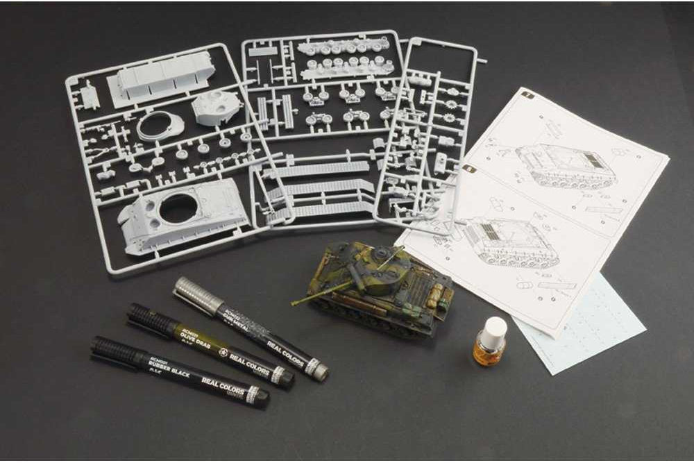 1:56 ITALERI M4A3E8 SHERMAN FURY STARTER SET