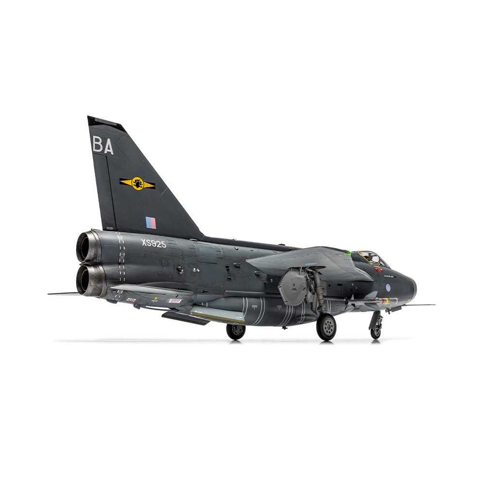1:48 AIRFIX ENGLISH ELECTRIC LIGHTNING F.6 Plastic Model Kit