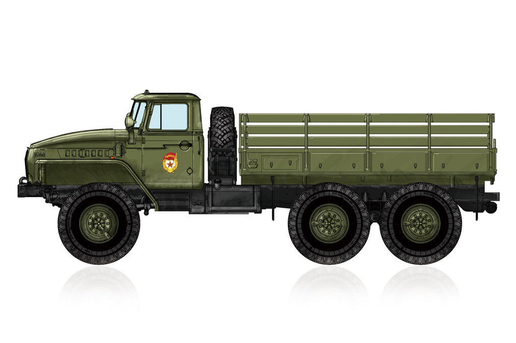 1:72 HobbyBoss Russian URAL-4320 Truck Plastic Model Kit