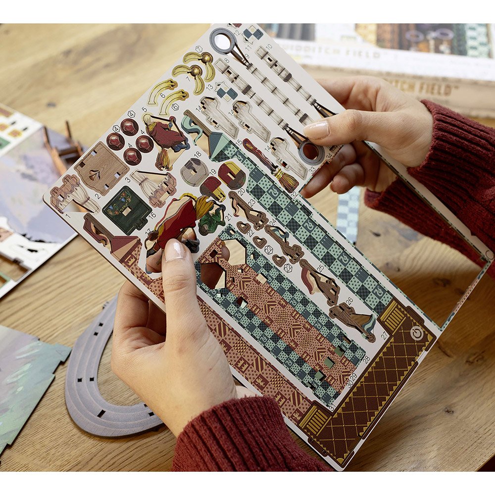 REVELL BOOK NOOK - HARRY POTTER: QUIDDITCH FIELD