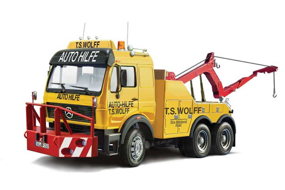 1:24 ITALERI MERCEDES-BENZ WRECKER TRUCK