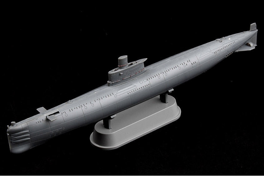 1:350 HobbyBoss PLA Navy Type 035 Ming Class Plastic Model Kit