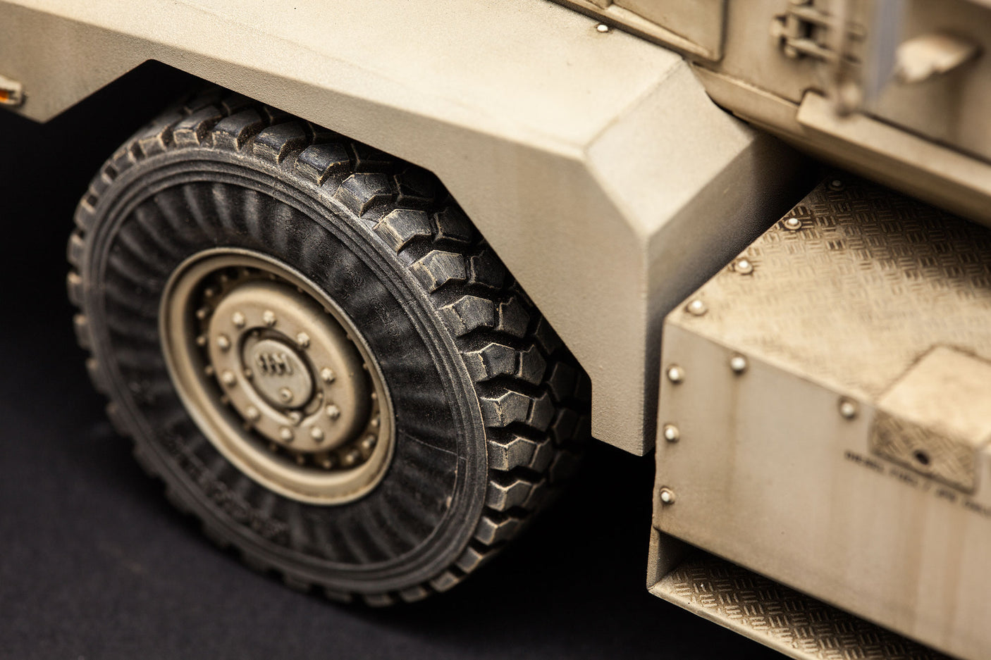 1:35 MENG - U.S. Cougar 6×6 MRAP Vehicle SS-005