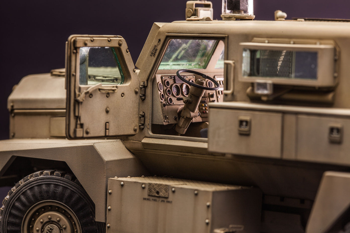 1:35 MENG - U.S. Cougar 6×6 MRAP Vehicle SS-005